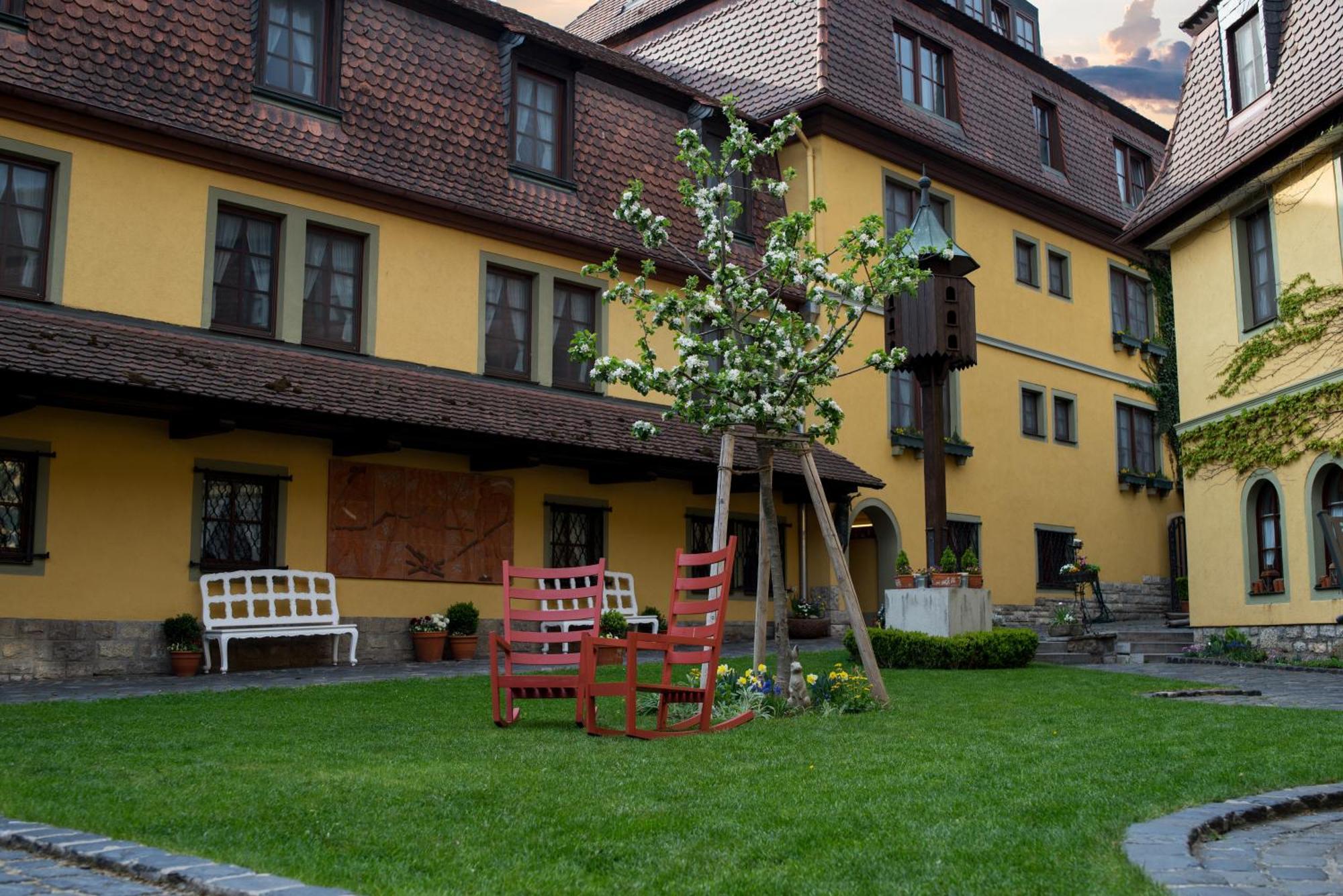 Hotel Leicht Biebelried Экстерьер фото