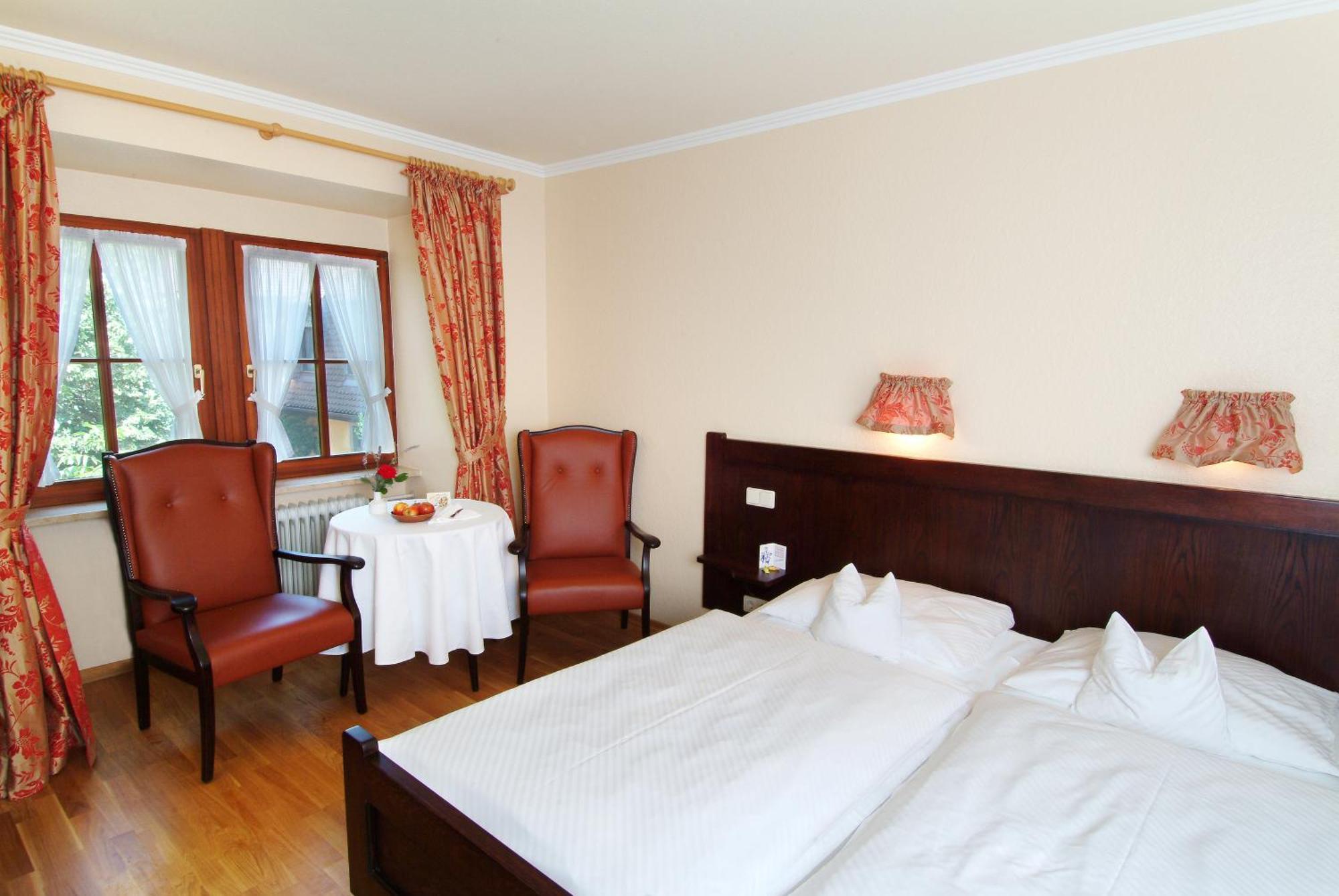 Hotel Leicht Biebelried Экстерьер фото